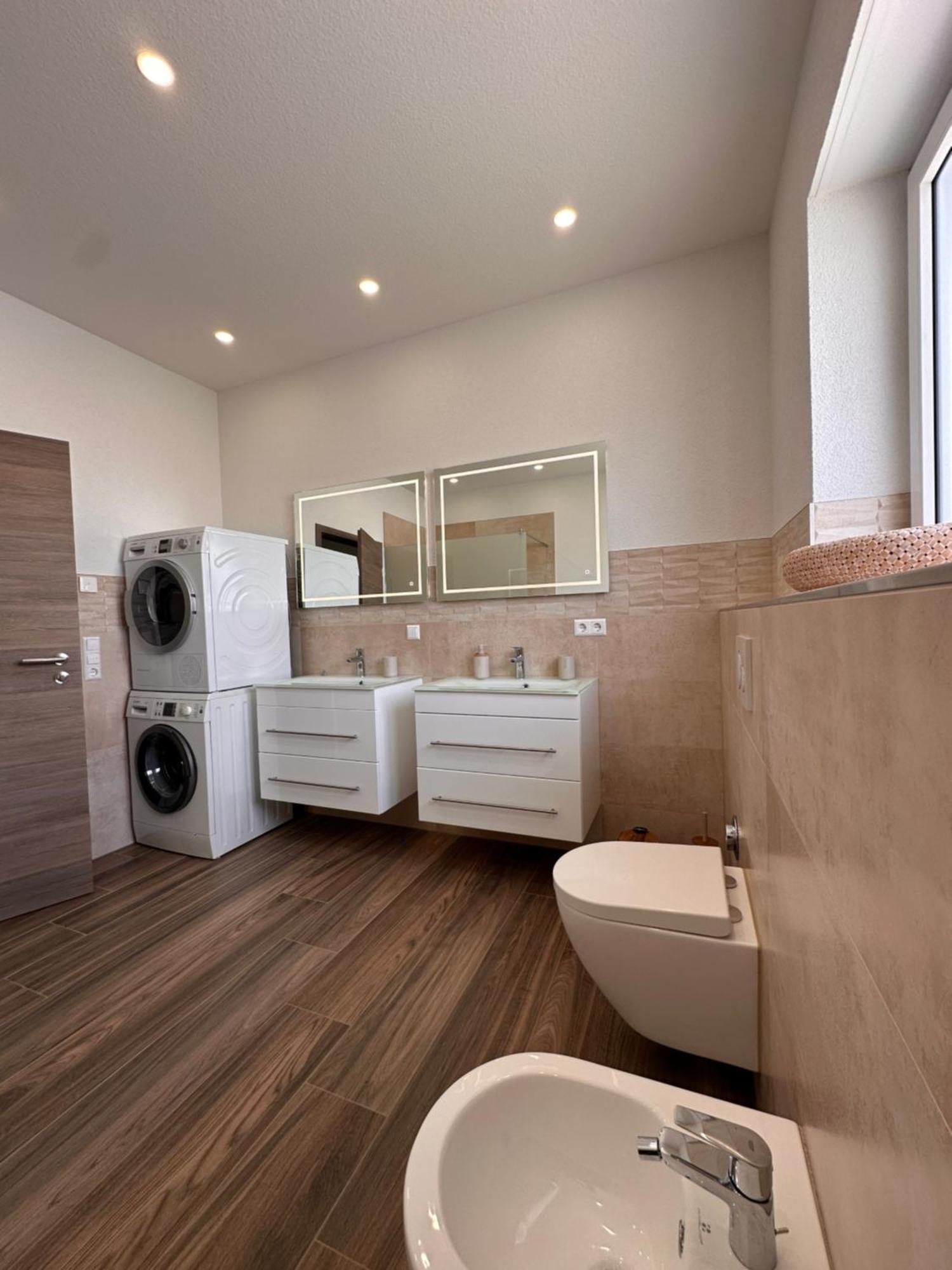 Amao-Obsidian I 120Qm I Elegantes Business- & Familienapartment I 3 Schlafzimmer I Kingsize Betten シュヴァナウ エクステリア 写真