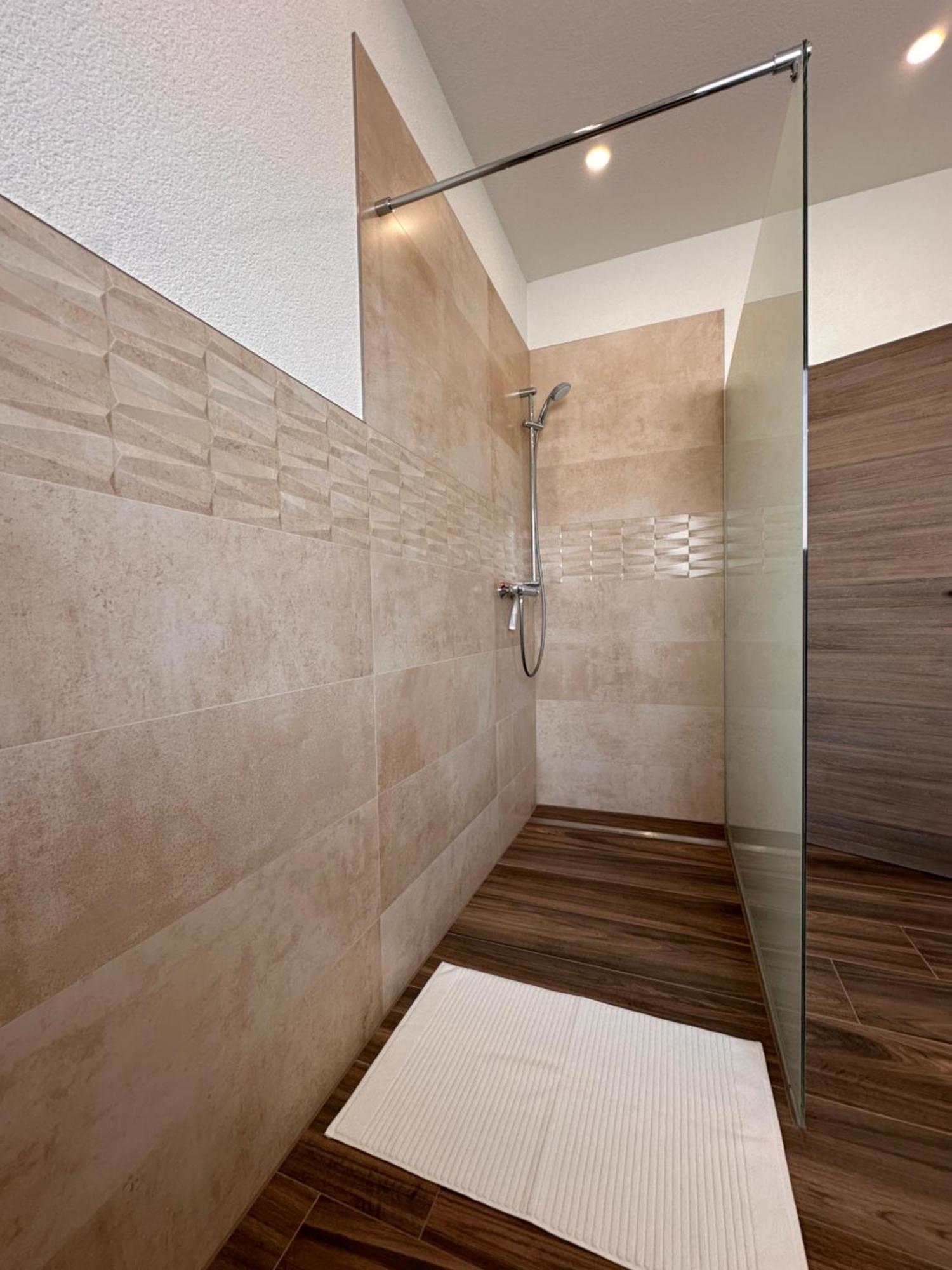Amao-Obsidian I 120Qm I Elegantes Business- & Familienapartment I 3 Schlafzimmer I Kingsize Betten シュヴァナウ エクステリア 写真