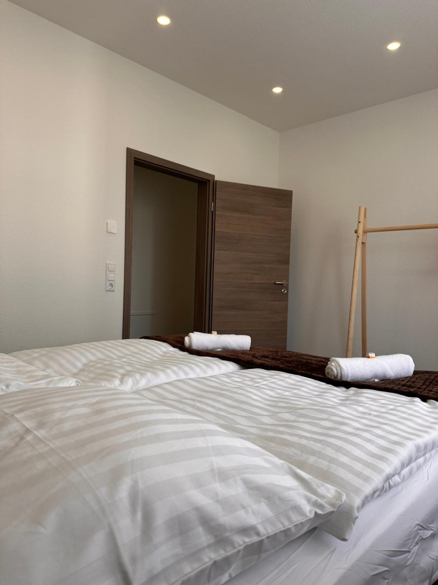 Amao-Obsidian I 120Qm I Elegantes Business- & Familienapartment I 3 Schlafzimmer I Kingsize Betten シュヴァナウ エクステリア 写真